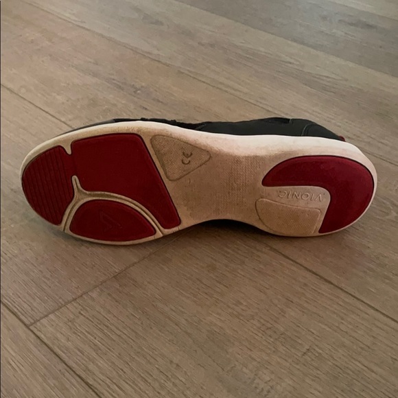 Vionic Sneakers - Picture 8 of 8